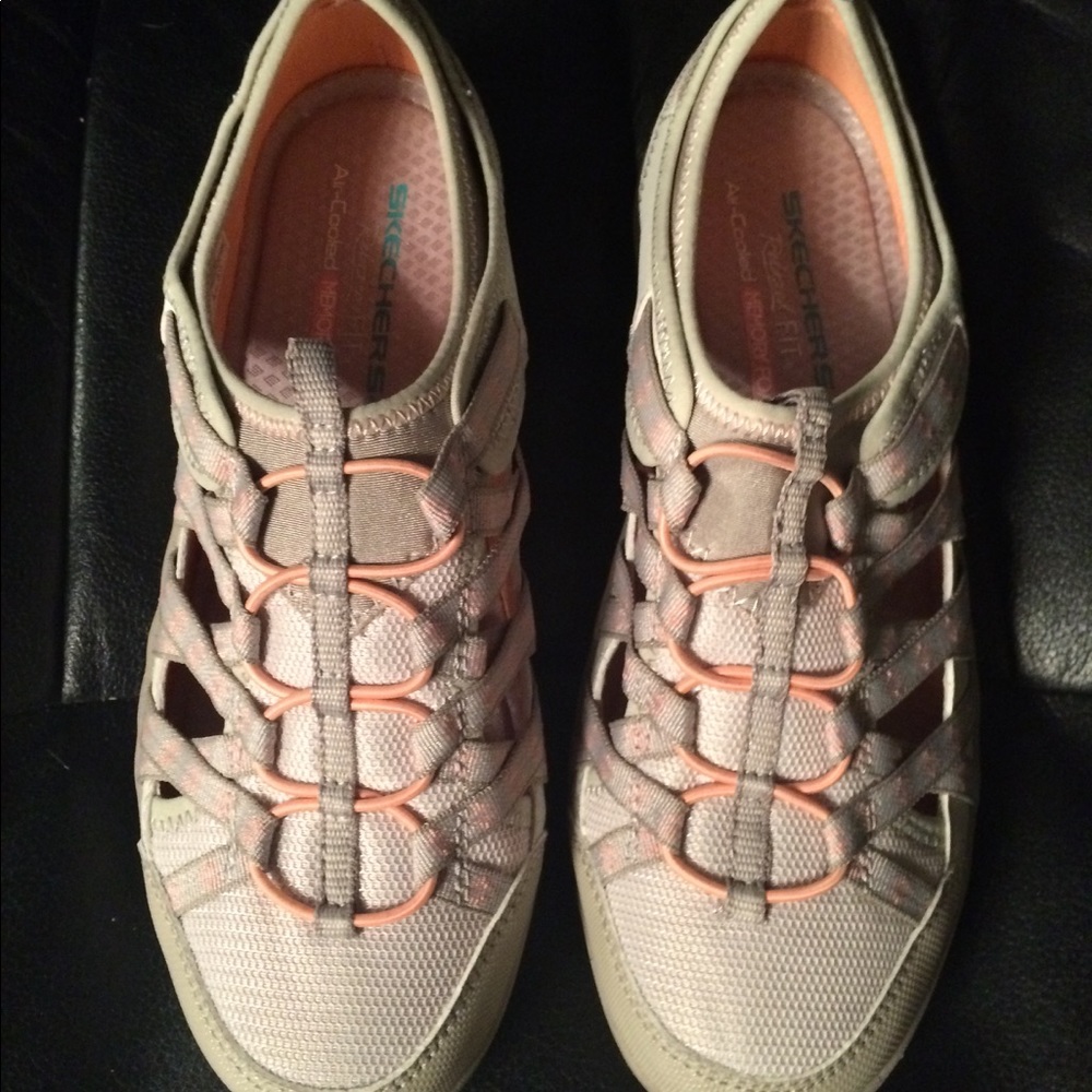 Skechers Relaxed Fit & Memory Foam, size 8